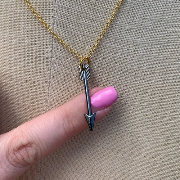 NWT Sterling Silver Plated Chain & Alloy Arrow Charm Necklace - Picture 13 of 16